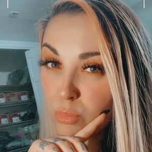 Meet your Posher, Alisson